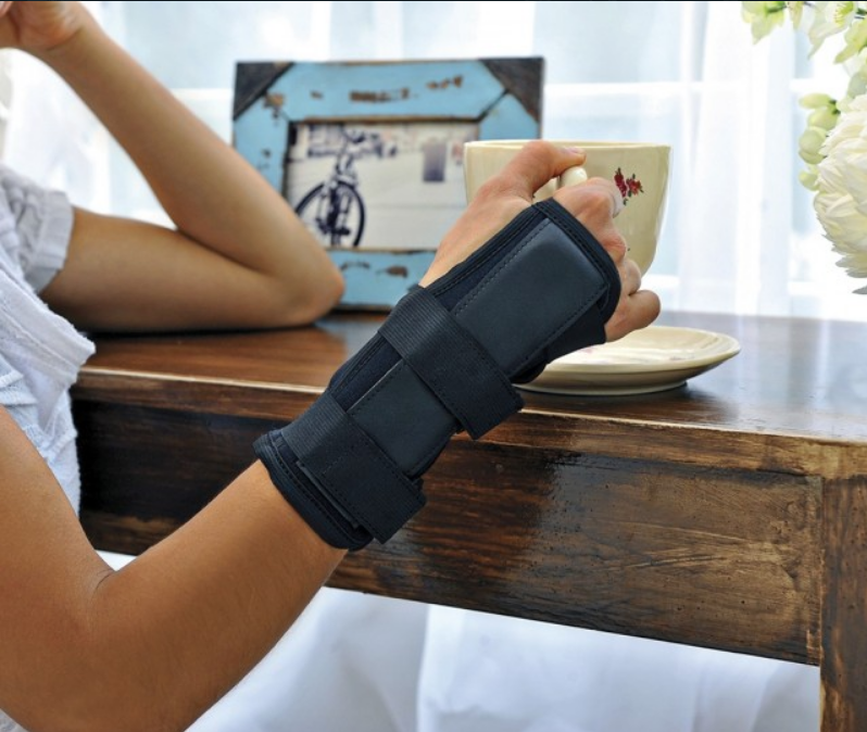 INMOVILIZADOR DE MUÑECA CORTO